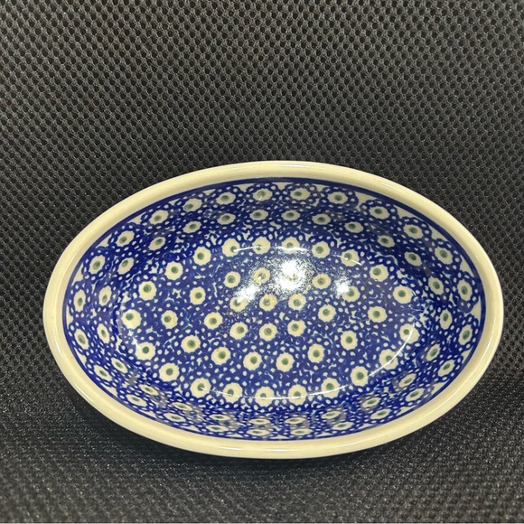 Polish Pottery Boleslawiec Dish Oval Hand painted 6” Christmas trees snow ❄️ 🎄 - Picture 2 of 3